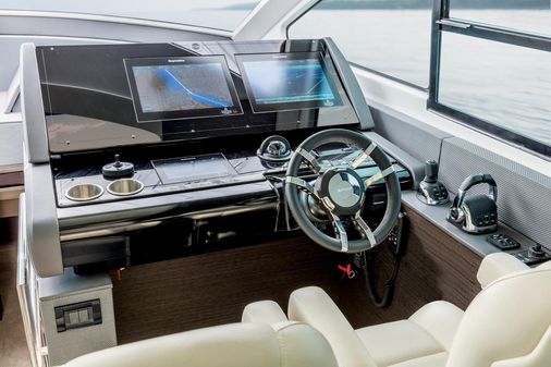 Cruisers Yachts 60 Cantius image