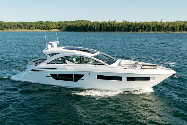 Cruisers Yachts 60 Cantius - main image