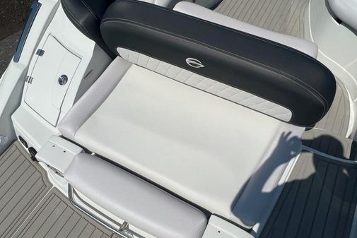 Crownline 280 SS image