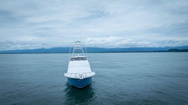 Hatteras 68 Enclosed Bridge image