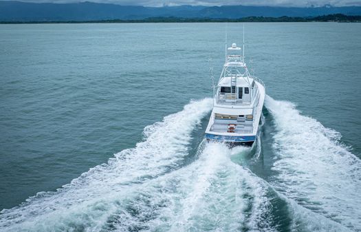 Hatteras 68 Enclosed Bridge image