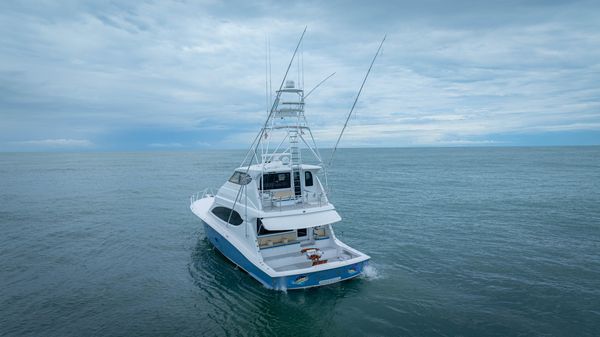 Hatteras 68 Enclosed Bridge image