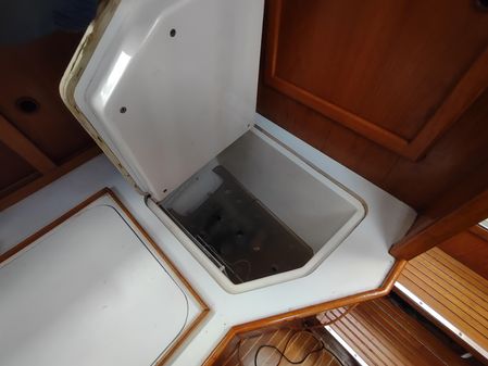 Nauticat 33 image