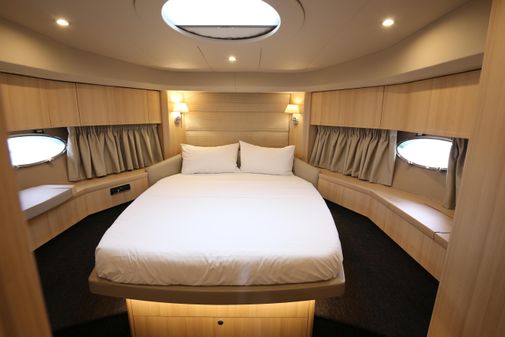 Princess Yachts V70 image