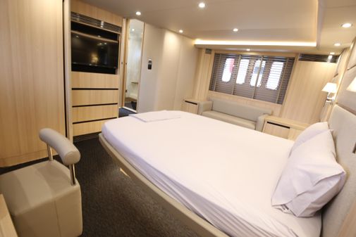 Princess Yachts V70 image