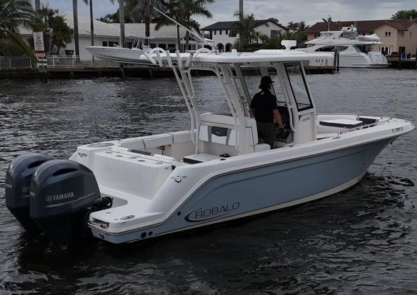 Robalo R 272 image