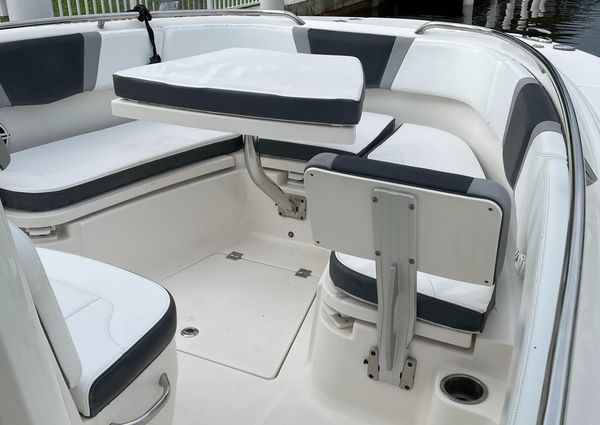 Robalo R 272 image