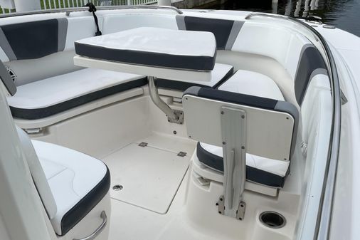 Robalo R 272 image