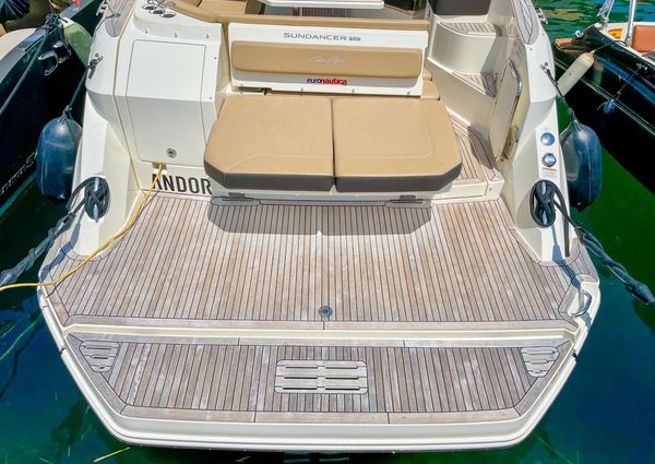 Sea Ray Sundancer 320 image