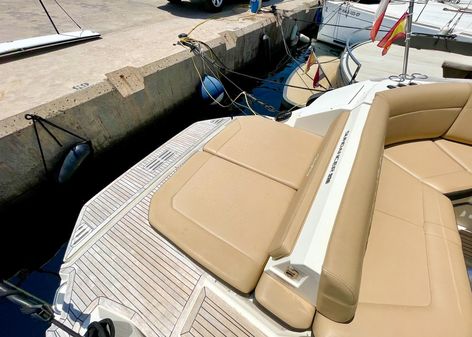 Sea Ray Sundancer 320 image