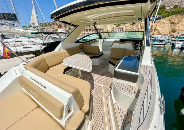 Sea Ray Sundancer 320 image