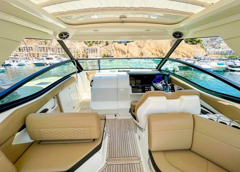 Sea Ray Sundancer 320 image