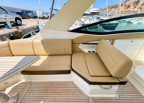 Sea Ray Sundancer 320 image