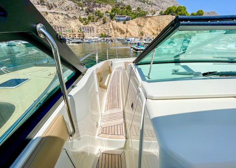 Sea Ray Sundancer 320 image