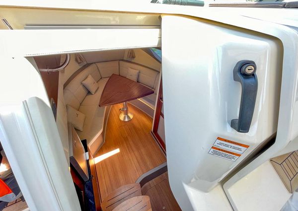 Sea Ray Sundancer 320 image