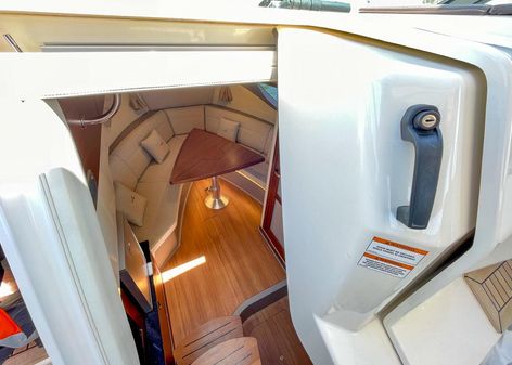 Sea Ray Sundancer 320 image