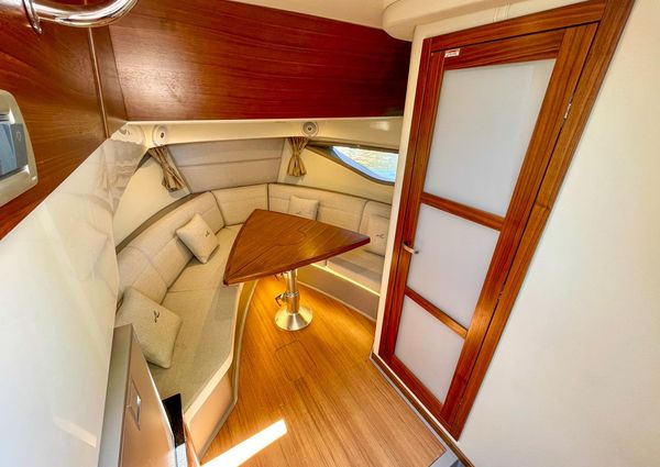 Sea Ray Sundancer 320 image