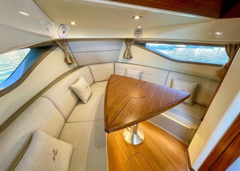 Sea Ray Sundancer 320 image