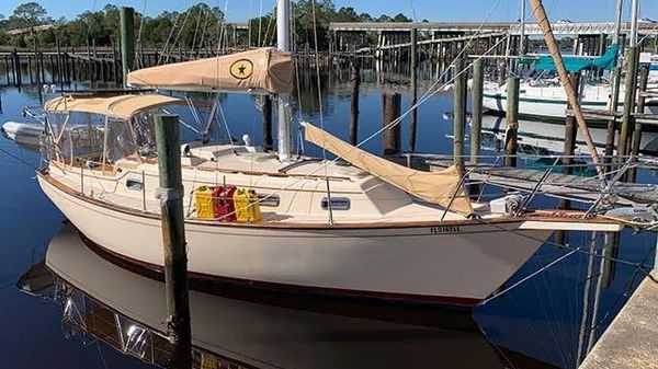 Island Packet 32
