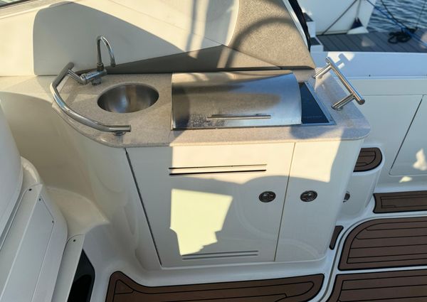 Sea Ray 350 Sundancer image