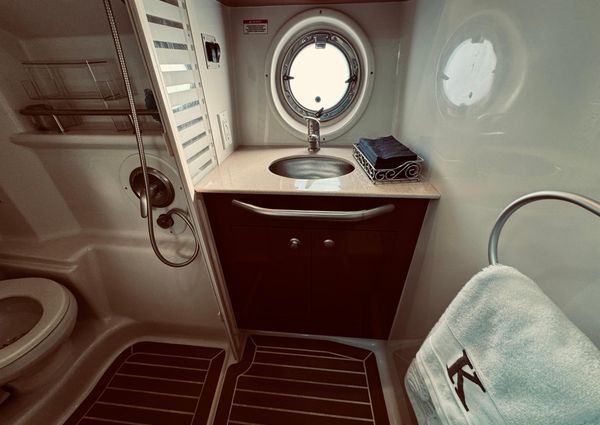 Sea Ray 350 Sundancer image