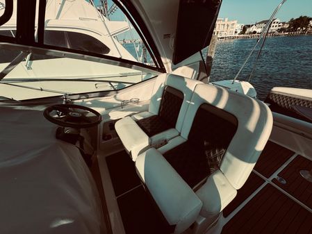 Sea Ray 350 Sundancer image