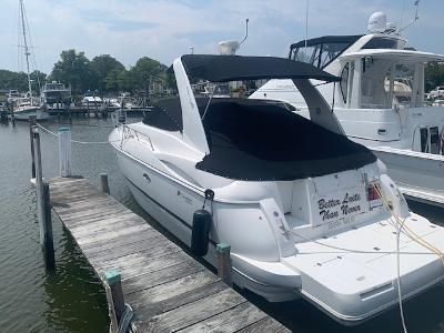 Cruisers Yachts 3672 Express