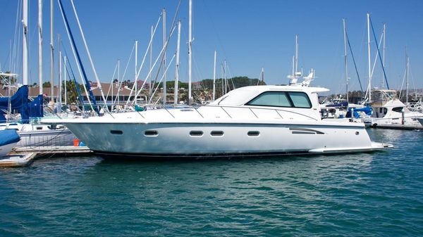 Tiara Yachts Sovran Salon