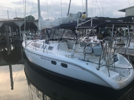 Hunter 376 - main image