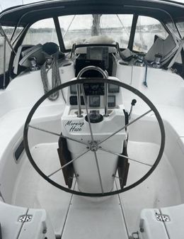 Hunter 410 image