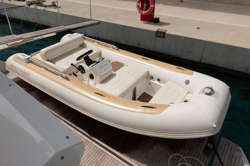 Azimut 80 image