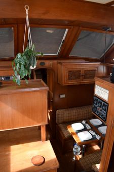 Marine Trader Labelle image