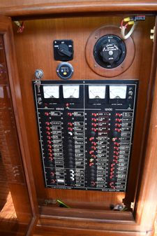 Marine Trader Labelle image