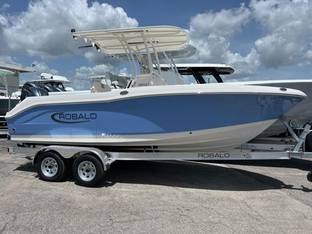 Robalo R200-CENTER-CONSOLE image