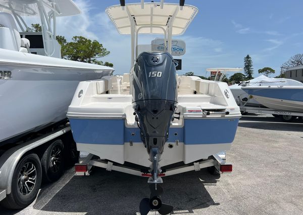 Robalo R200-CENTER-CONSOLE image