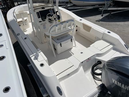 Robalo R200-CENTER-CONSOLE image