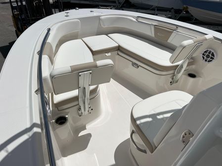 Robalo R200-CENTER-CONSOLE image