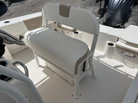 Robalo R200-CENTER-CONSOLE image