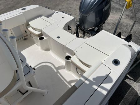 Robalo R200-CENTER-CONSOLE image