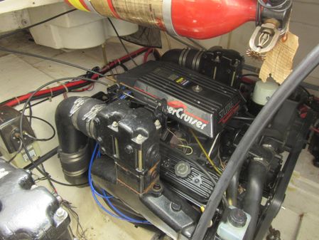 Maxum 3200 SCR image
