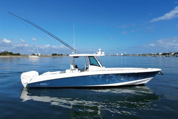 Boston Whaler 350 Outrage - main image