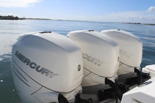 Boston Whaler 350 Outrage image