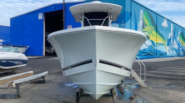 Regulator 26 Forward Seating
