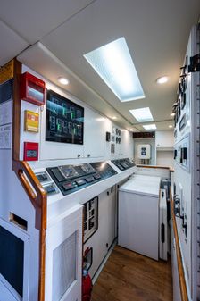 Crescent - Westport Pilothouse image