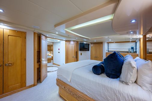 Crescent - Westport Pilothouse image