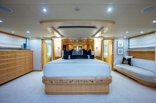 Crescent - Westport Pilothouse image