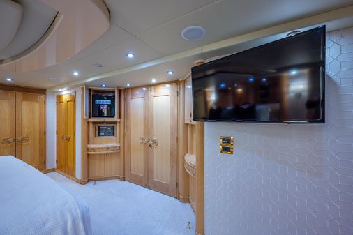 Crescent - Westport Pilothouse image