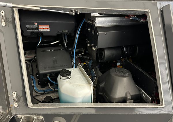 Titan ICE 3 Center Console image
