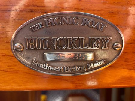 Hinckley 36 Picnic Boat EP image