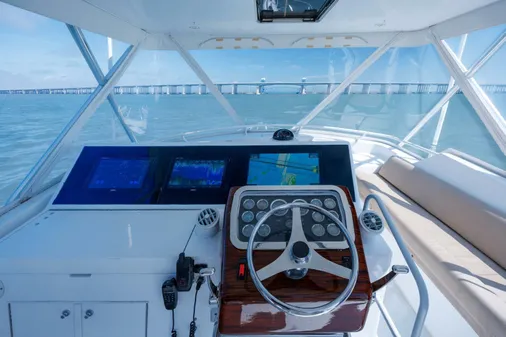 Hatteras 50 Convertible image